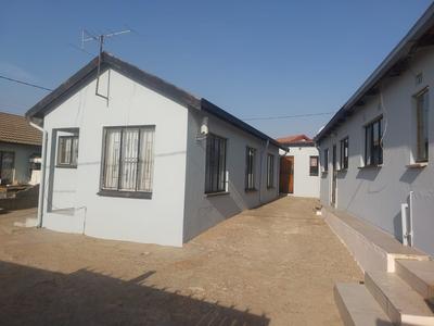 House For Rent in Ebony Park, Ebony Park