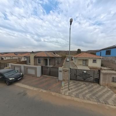 Stand alone house For Rent in Kirkney, Pretoria